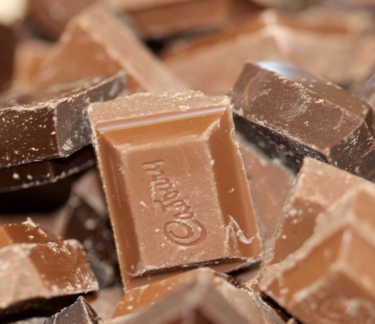 Las 6 mayores mentiras sobre el acné (I) chocolate