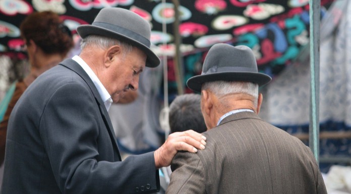 Con buenos amigos vivirás más años Con buenos amigos vivirás más años