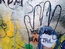 Los 4 pasos para empezar a pensar de manera saludable sobre ti mismo Los 4 pasos para empezar a pensar de manera saludable sobre ti mismo