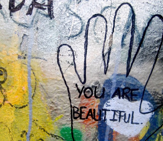 Los 4 pasos para empezar a pensar de manera saludable sobre ti mismo Los 4 pasos para empezar a pensar de manera saludable sobre ti mismo