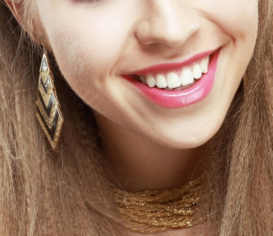 8 trucos para tener unos dientes blancos y saludables 8 trucos para tener unos dientes blancos y saludables