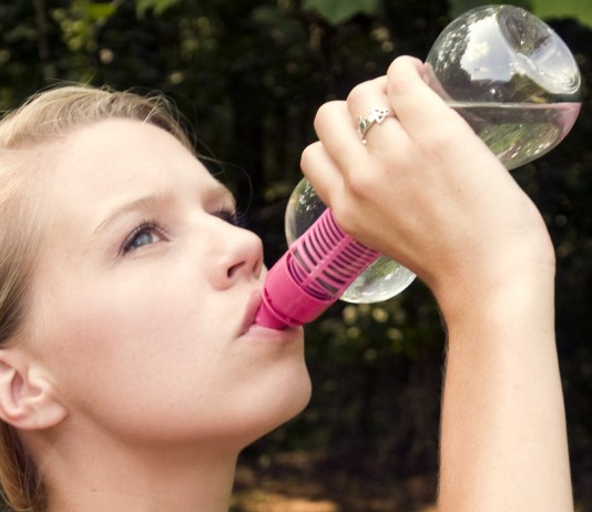 Beber sólo cuando se tiene sed podría evitar riesgos para la salud Beber sólo cuando se tiene sed podría evitar riesgos para la salud