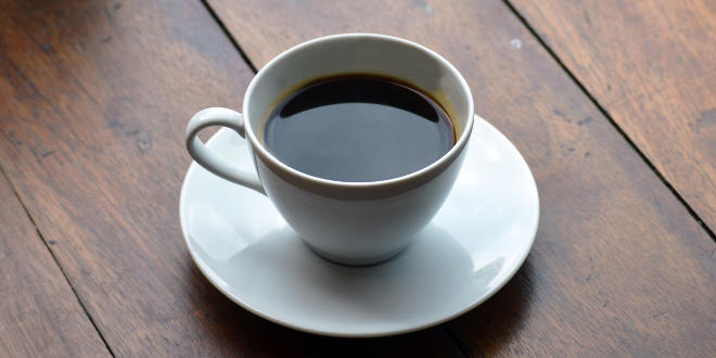 Tomar café diario podría mejorar la supervivencia en casos de cáncer de colon, según un estudio