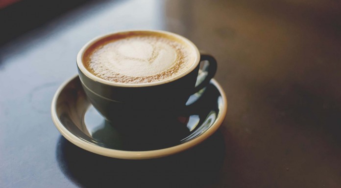 La cafeína por la noche retrasa el reloj circadiano humano La cafeína por la noche retrasa el reloj circadiano humano