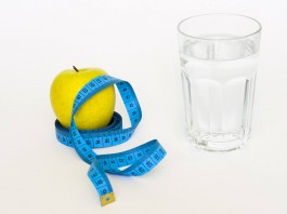 Un vaso de agua antes de cada comida puede ayudar a perder peso Un vaso de agua antes de cada comida puede ayudar a perder peso
