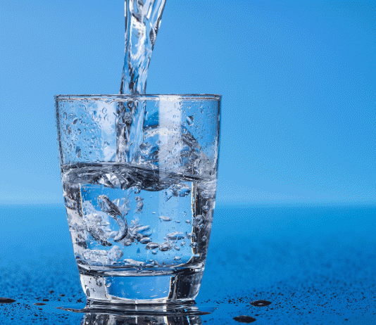 5 Beneficios de tomar agua que no te puedes perder 5 Beneficios de tomar agua que no te puedes perder