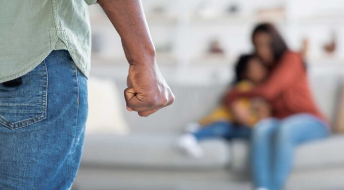 8 consecuencias de la violencia familiar | Físicas y psicológicas consecuencias de la violencia familiar