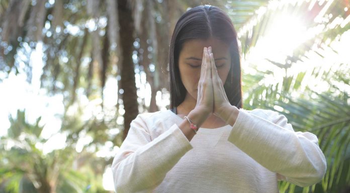 15 beneficios del yoga | ¡Mejora tu vida física y espiritual! beneficios del yoga