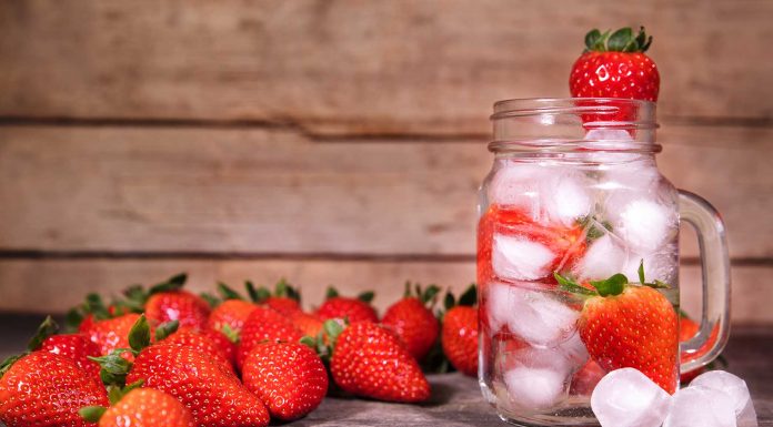 Agua de fresas para desintoxicar el organismo: ¡Deliciosa! Agua de fresas para desintoxicar el organismo ¡Deliciosa!