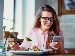 Comer bien a domicilio | Una opción saludable al alcance de tu mano Comida a domicilio