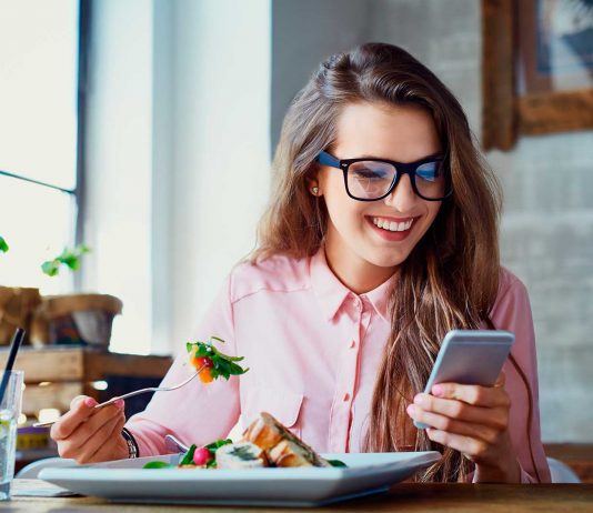 Comer bien a domicilio | Una opción saludable al alcance de tu mano Comida a domicilio