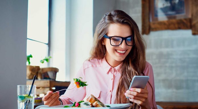 Comer bien a domicilio | Una opción saludable al alcance de tu mano Comida a domicilio