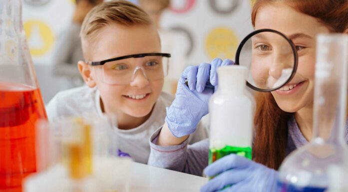 La Importancia de enseñar Ciencia en las Escuelas La Importancia de enseñar Ciencia en las Escuelas