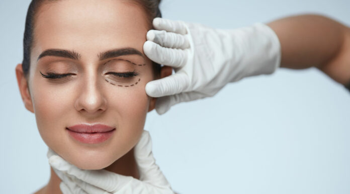 Cómo el teletrabajo ha aumentado los párpados caídos y las bolsas blefaroplastia cirugia de parpados