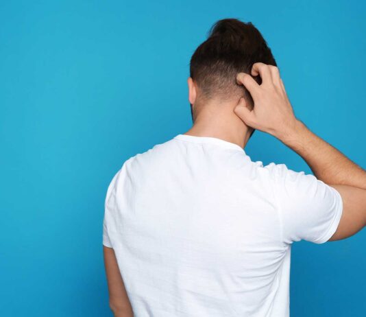 ¿Cuáles son las principales causas de la picazón en la cabeza y cómo se puede solucionar? causas picazon cabeza