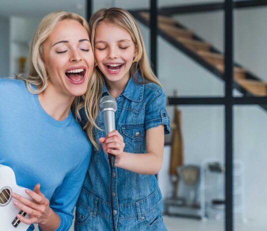 8 beneficios de cantar | Ventajas para la salud física y mental beneficios de cantar
