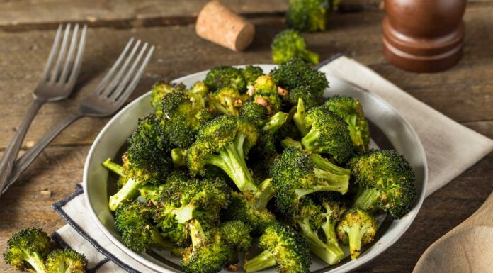 5 beneficios del brócoli | Estandarte de la comida saludable beneficios del brócoli