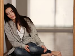 Cómo ayudar a alguien con depresión | Consejos clave Cómo ayudar a alguien con depresión